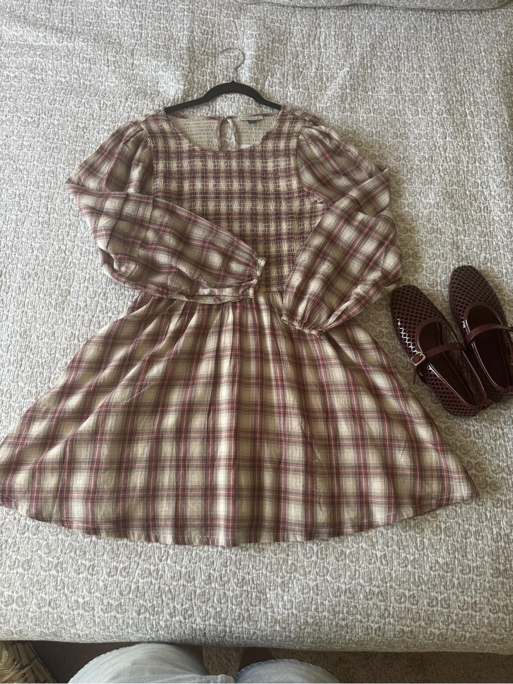 American Eagle Outfitters Plaid Puff-Sleeve Dress in Cream and Burgundy